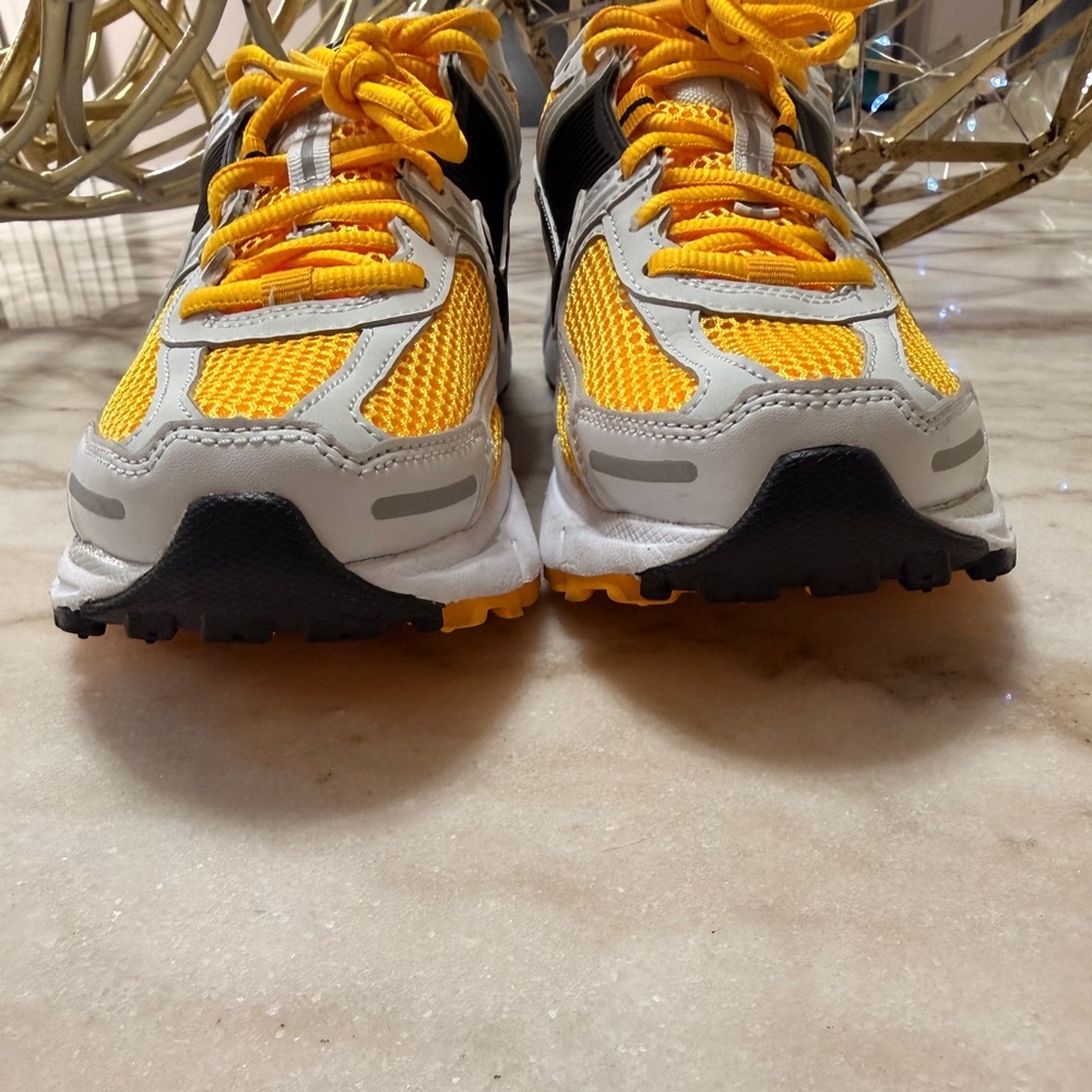 Nike Zoom Vomero 5 - Picture 4 of 15